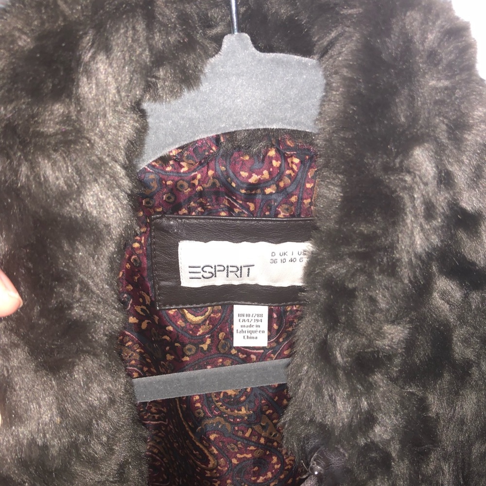 Vest - Picture 2 of 3